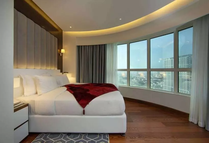 هتل Number One Tower Suites
