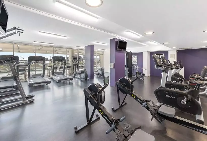 호텔 Oaks Brisbane Casino Tower Suites