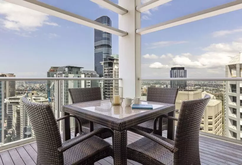 호텔 Oaks Brisbane Casino Tower Suites