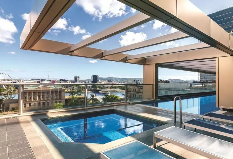 호텔 Oaks Brisbane Casino Tower Suites