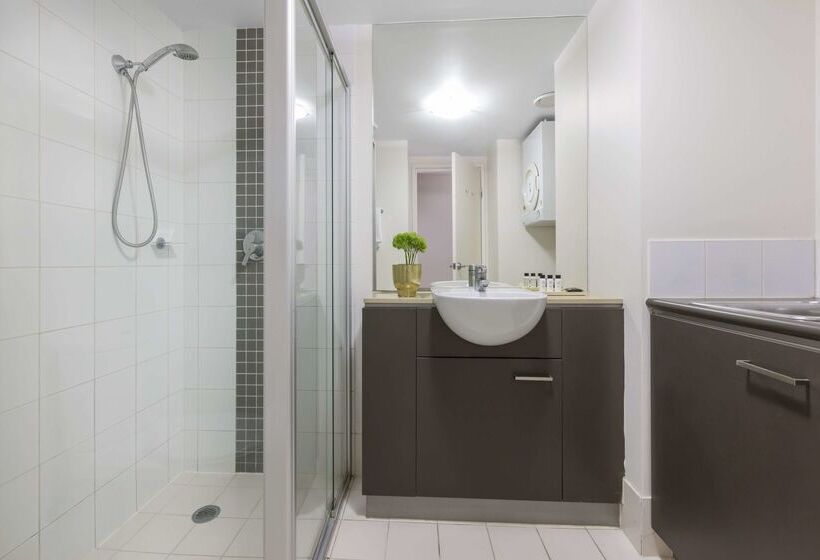 호텔 Oaks Brisbane Casino Tower Suites