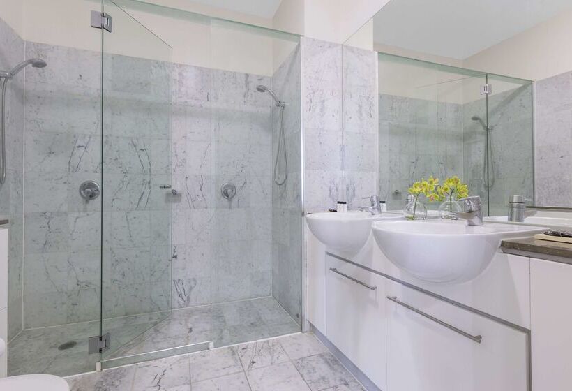 호텔 Oaks Brisbane Casino Tower Suites