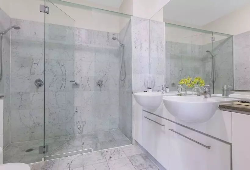 호텔 Oaks Brisbane Casino Tower Suites