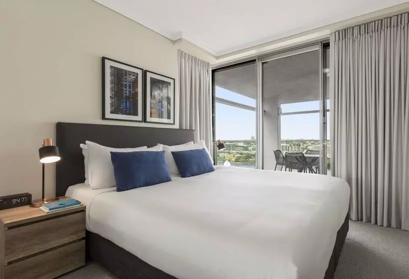 호텔 Oaks Brisbane Casino Tower Suites