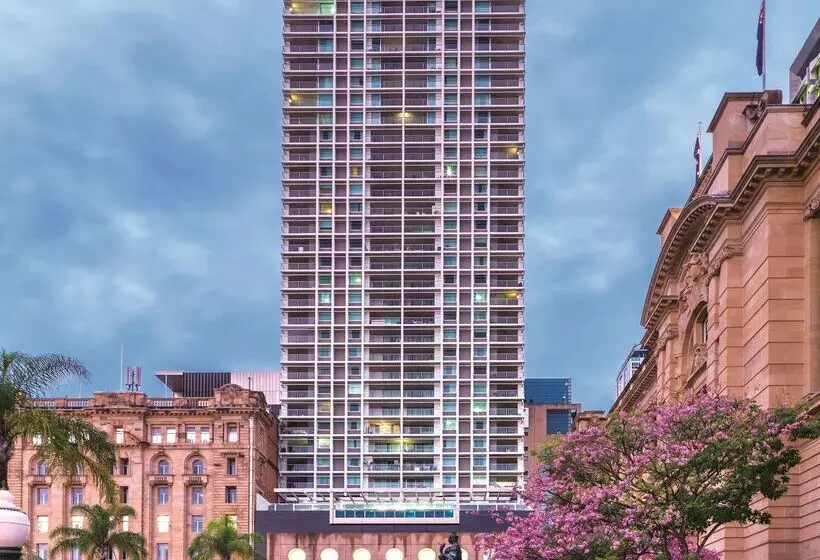 호텔 Oaks Brisbane Casino Tower Suites