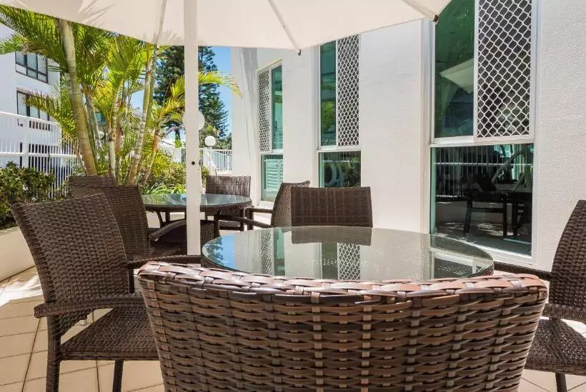 호텔 Pacific Views Resort