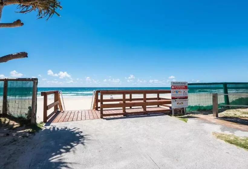 호텔 Pacific Views Resort