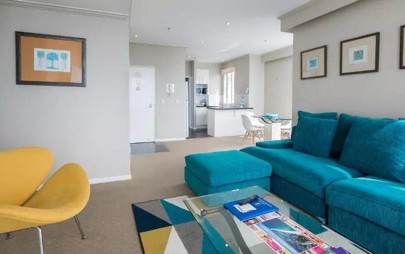 호텔 Pacific Views Resort