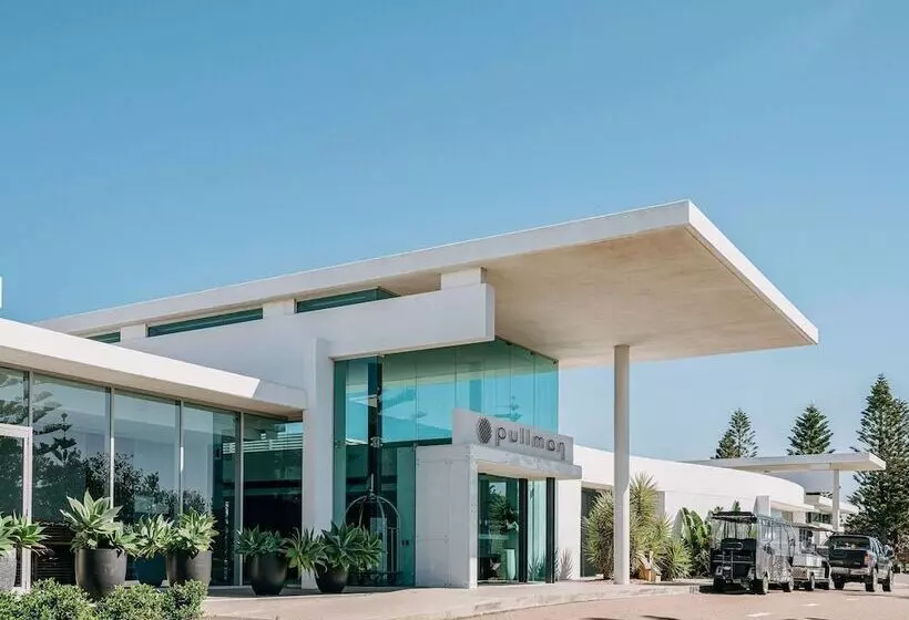 Отель Pullman Magenta Shores Resort