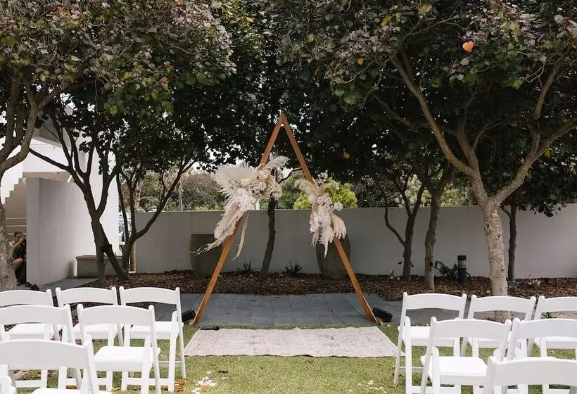 Отель Pullman Magenta Shores Resort