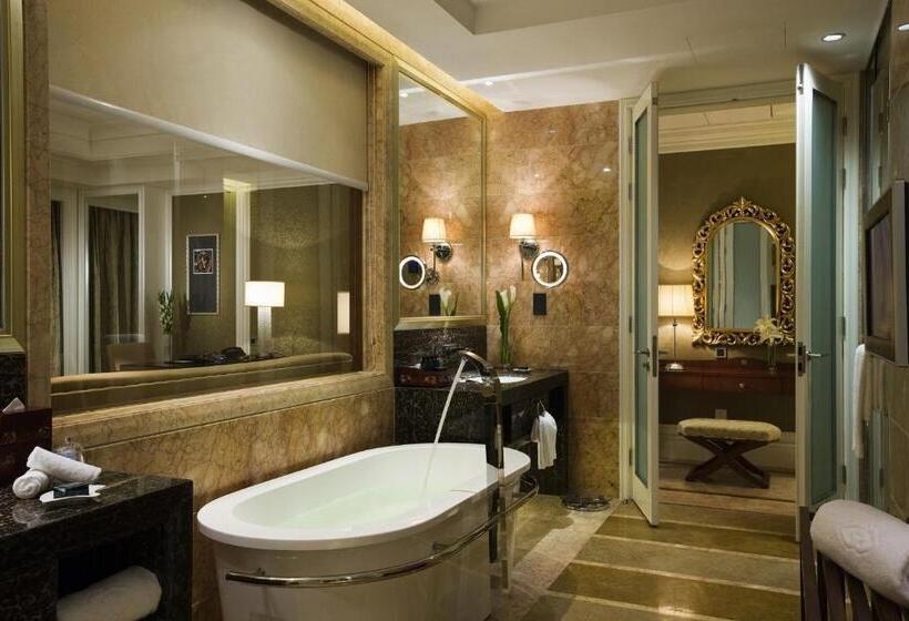 Otel Shanghai Sheshan Oriental Handwritten Collection