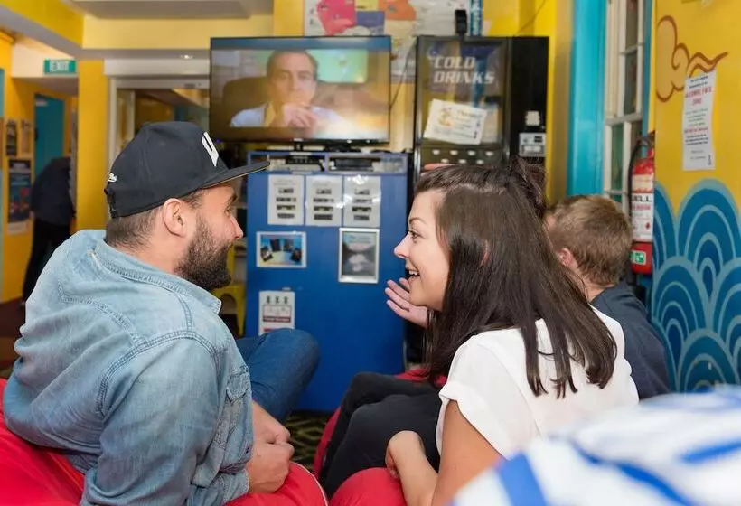 בית מלון כפרי Mad Monkey Potts Point