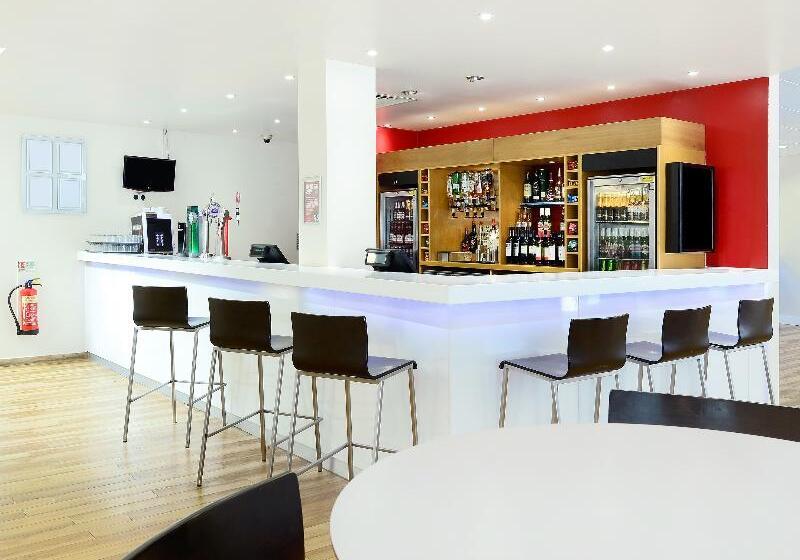 ホテル Travelodge London Central City Road