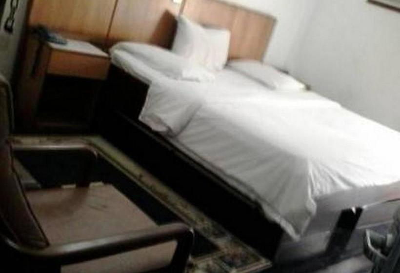 پانسیون Room In Lodge Aldgate Congress