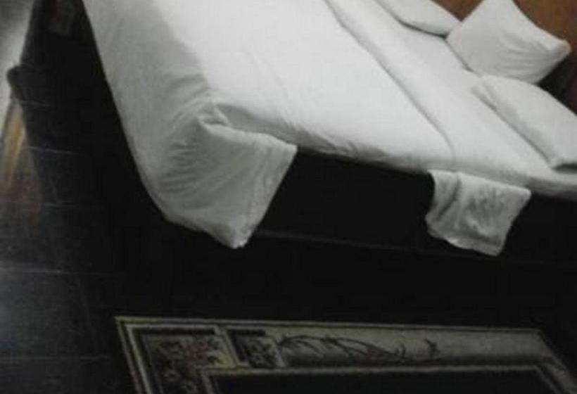 پانسیون Room In Lodge Aldgate Congress