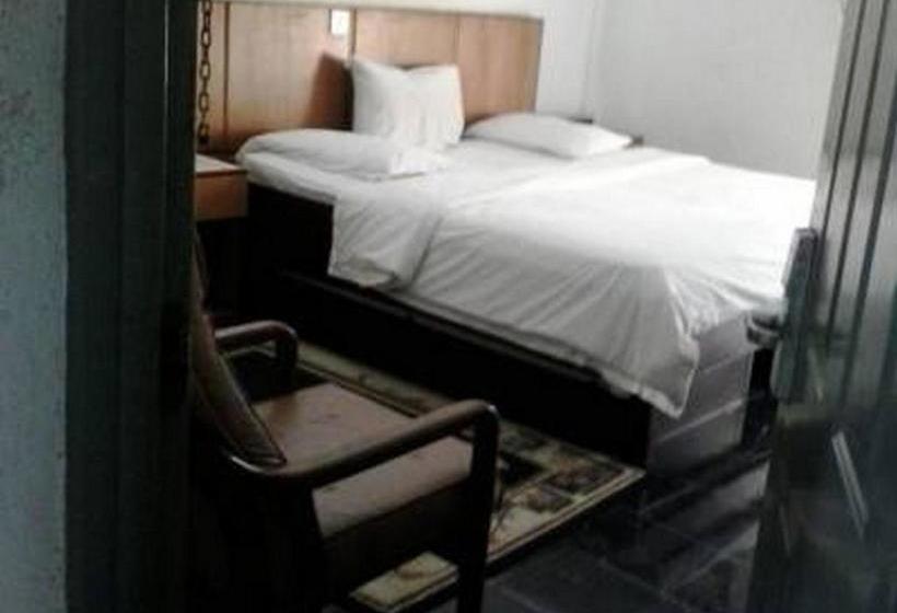 پانسیون Room In Lodge Aldgate Congress