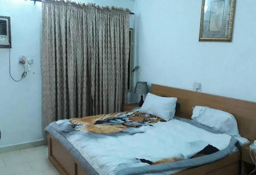 پانسیون Room In Lodge Aldgate Congress