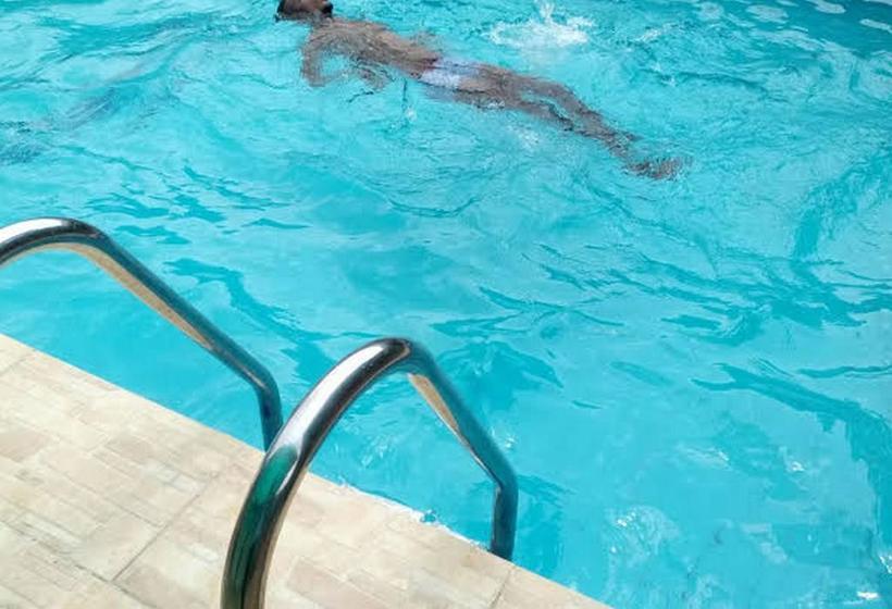 پانسیون Room In Lodge Aldgate Congress