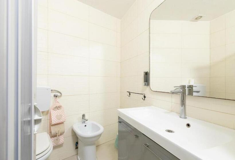 تختخواب و صبحانه Madison