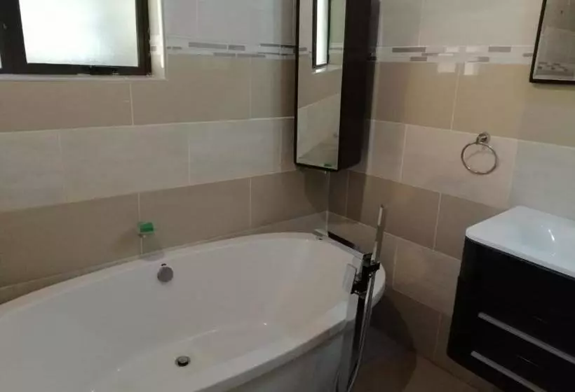 ベッドアンドブレックファースト Montana Guest House