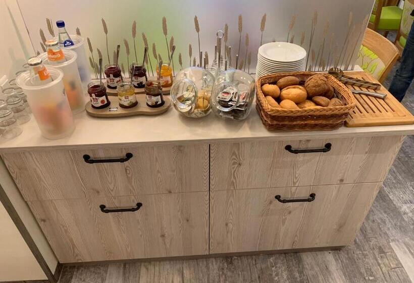 ホテル Gästehaus Scharfe Kurve