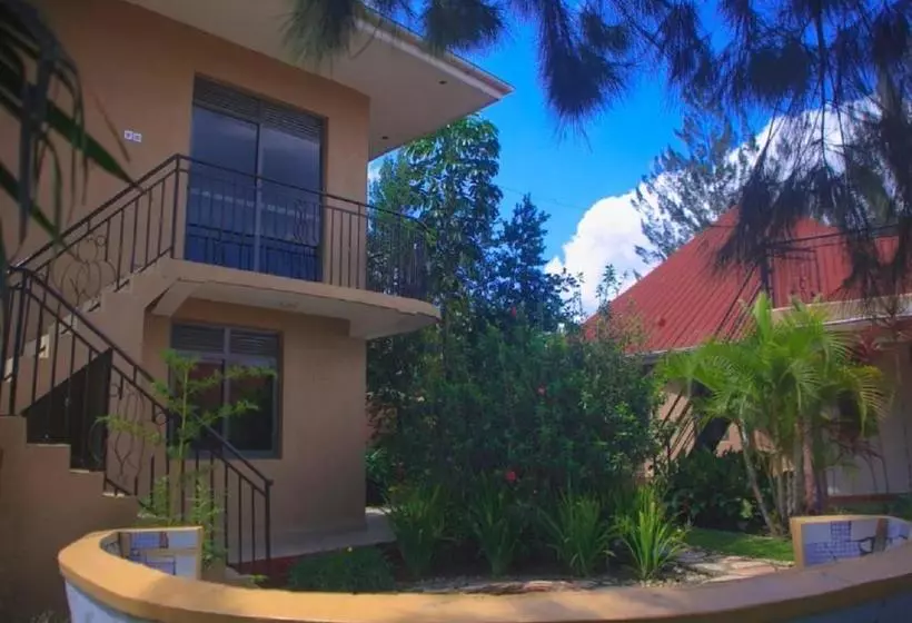 هتل Montane Safaris