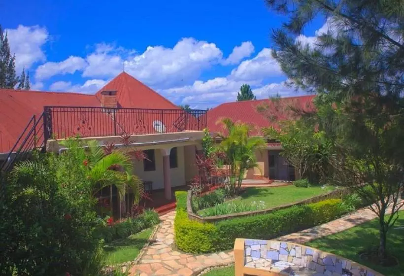 هتل Montane Safaris