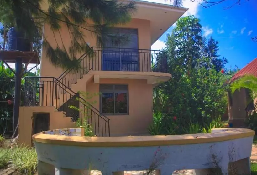 هتل Montane Safaris