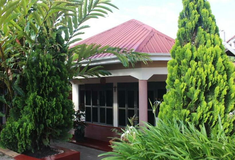 هتل Montane Safaris