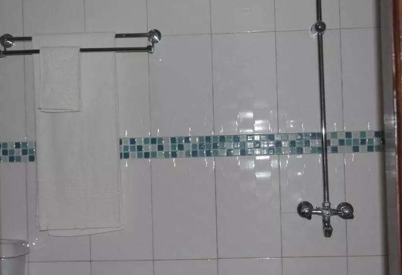 هتل Montane Safaris