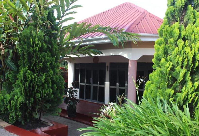 هتل Montane Safaris