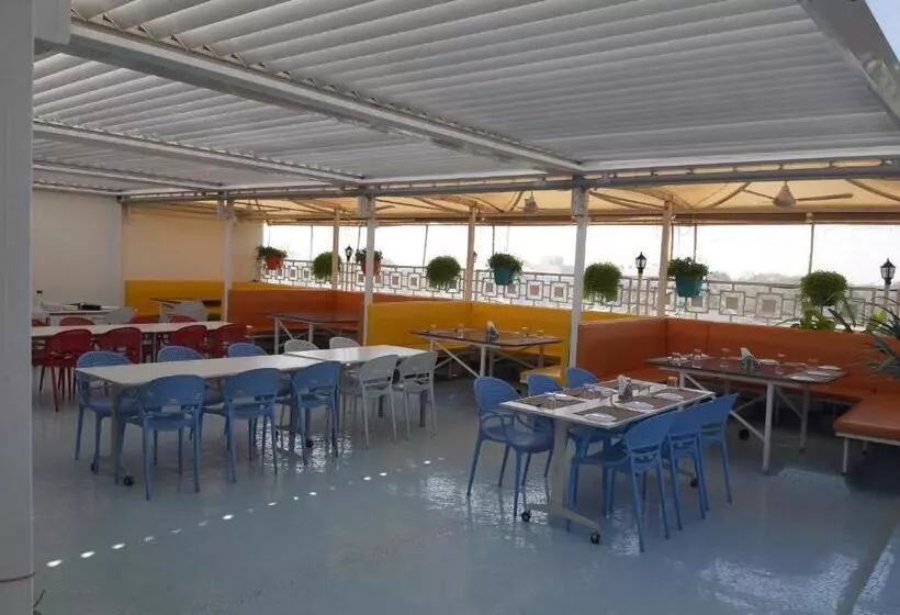 The Grand Piano   Best Business Hotel In Patan