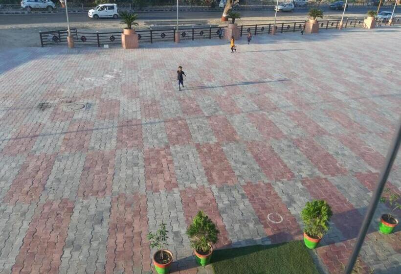 The Grand Piano Best Business Hotel In Patan