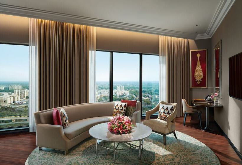هتل The Leela Gandhinagar