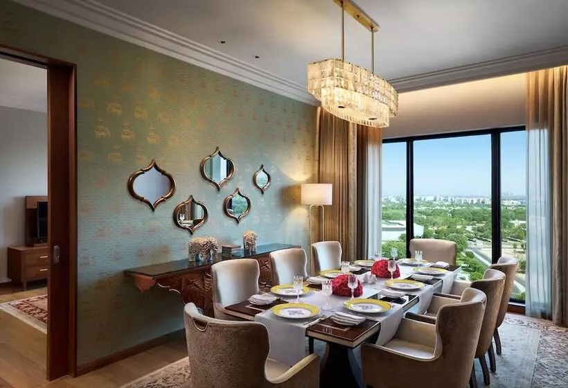 ホテル The Leela Gandhinagar