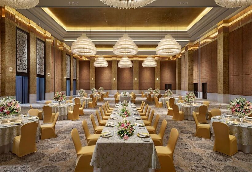 هتل The Leela Gandhinagar