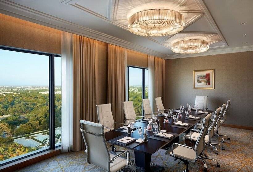 هتل The Leela Gandhinagar