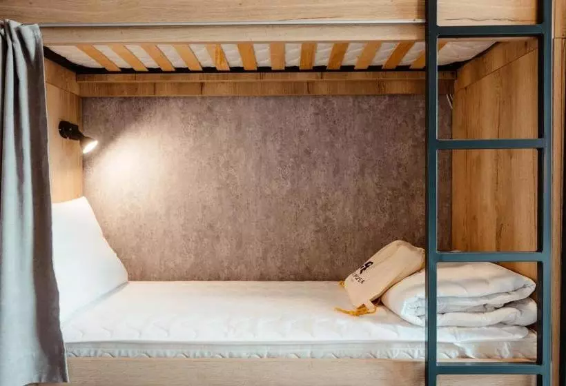 Sleepover Hostel
