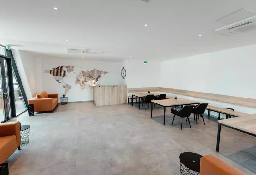 Sleepover Hostel