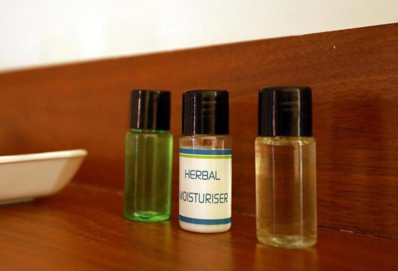 ホテル Candle Wood Munnar