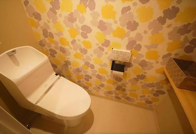 Majatalo 西条ゲストハウス八反