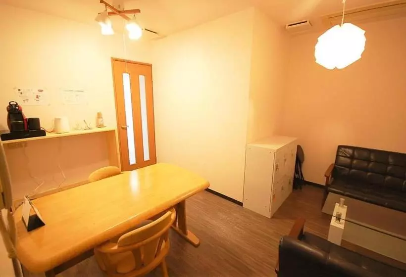 Majatalo 西条ゲストハウス八反