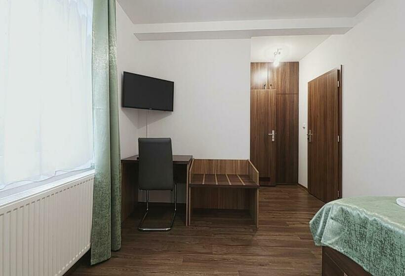 פנסיון Restaurant Penzion City