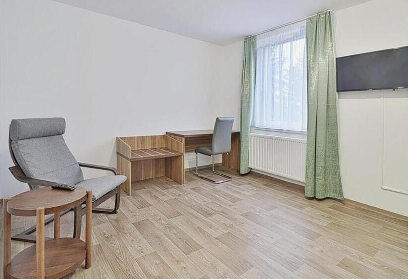 פנסיון Restaurant Penzion City