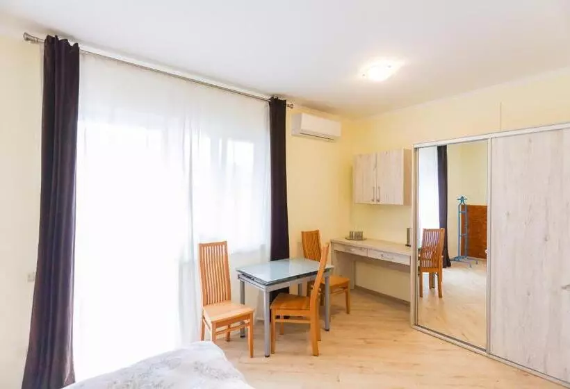 Majatalo Villa Grey House