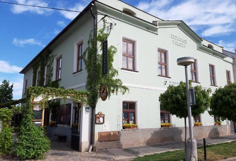 הוסטל Penzion A Restaurace U Hájků