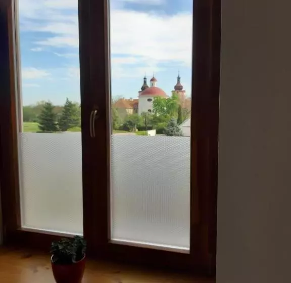 Retkeilymaja Penzion A Restaurace U Hájků