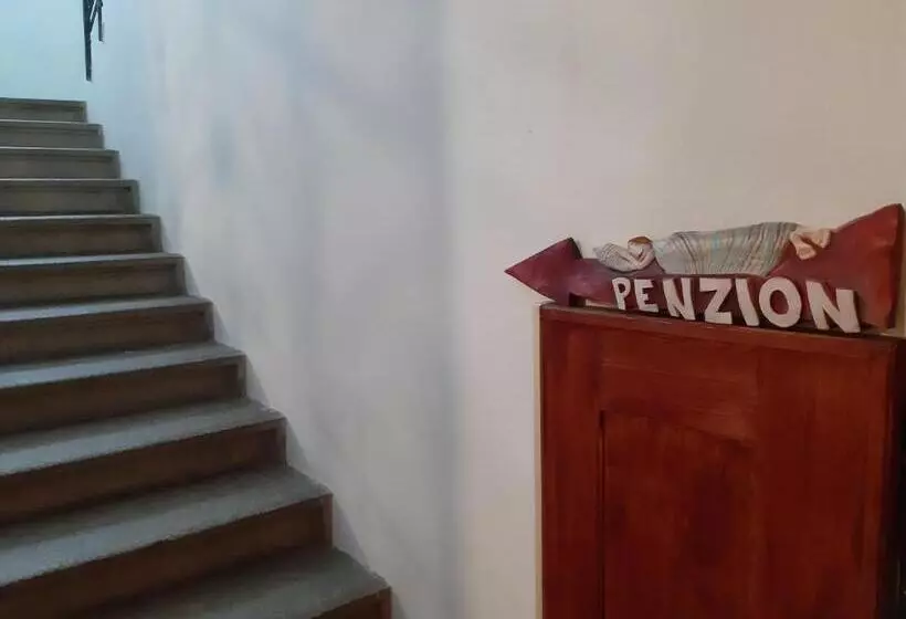 Retkeilymaja Penzion A Restaurace U Hájků