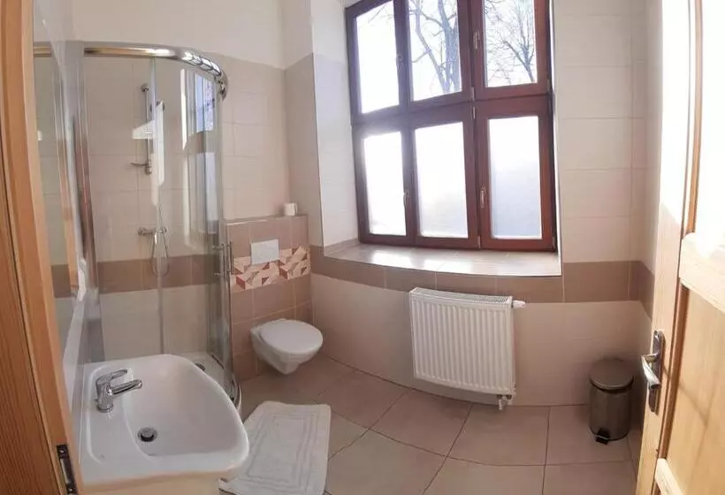 Retkeilymaja Penzion A Restaurace U Hájků