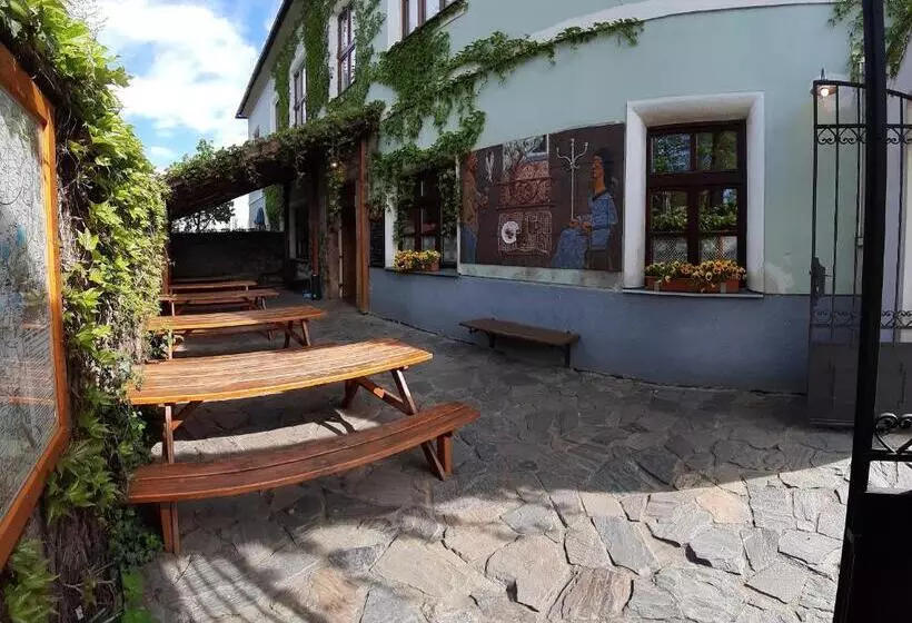 Retkeilymaja Penzion A Restaurace U Hájků